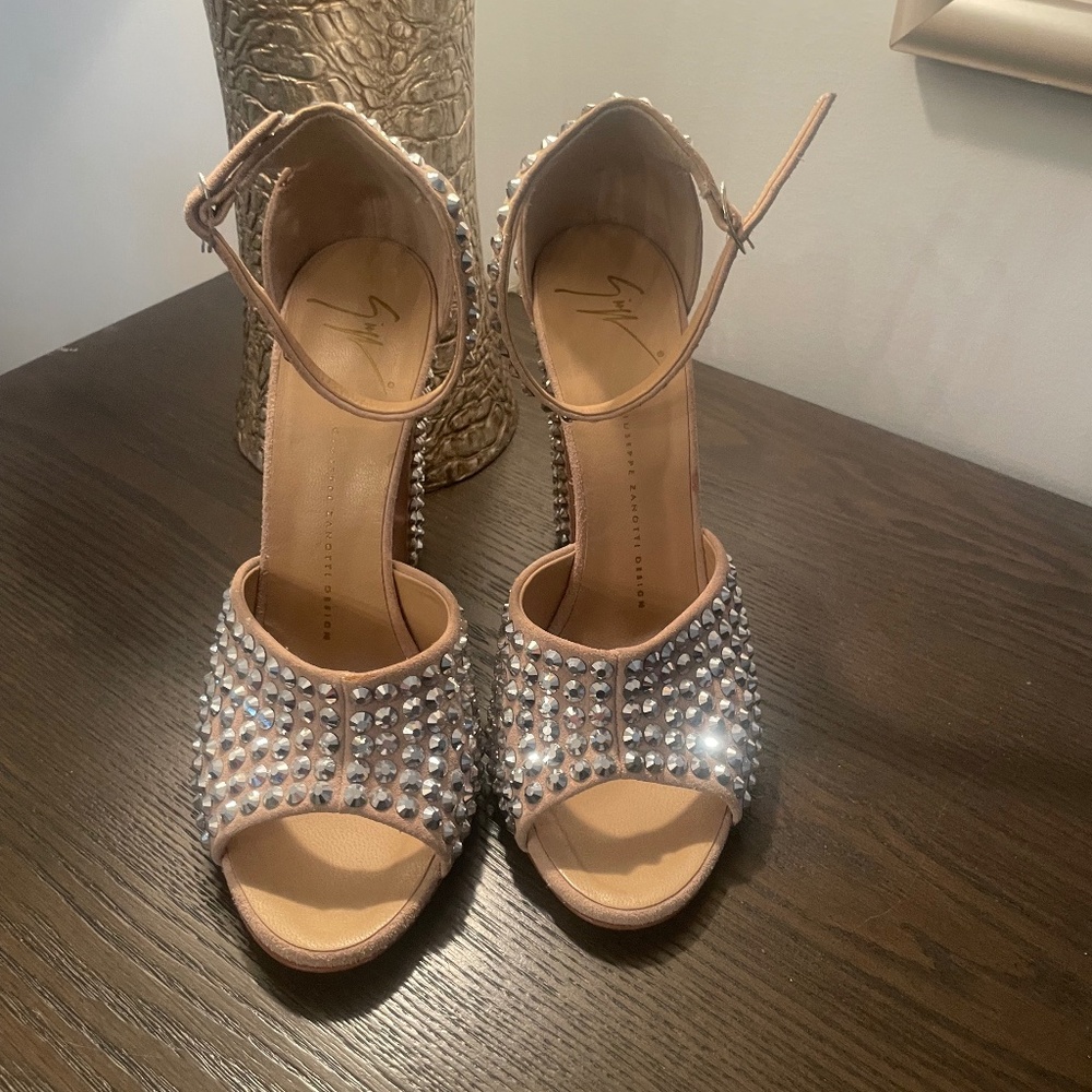 Stunning Giuseppe Zanotti Design high heels